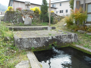 上米子の湧水「井戸端」（須坂市上米子）